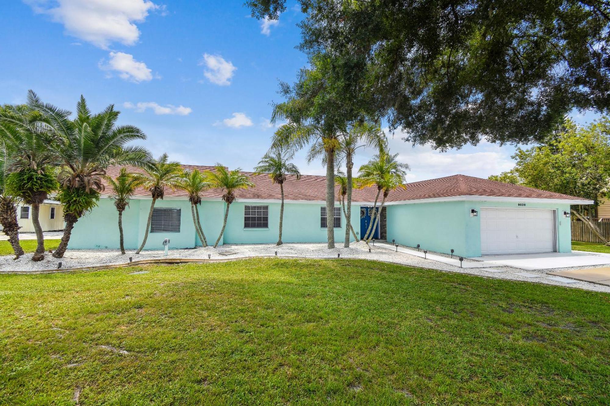 House Westchase Area. Heated Pool Waterfront! Ferienhaus *