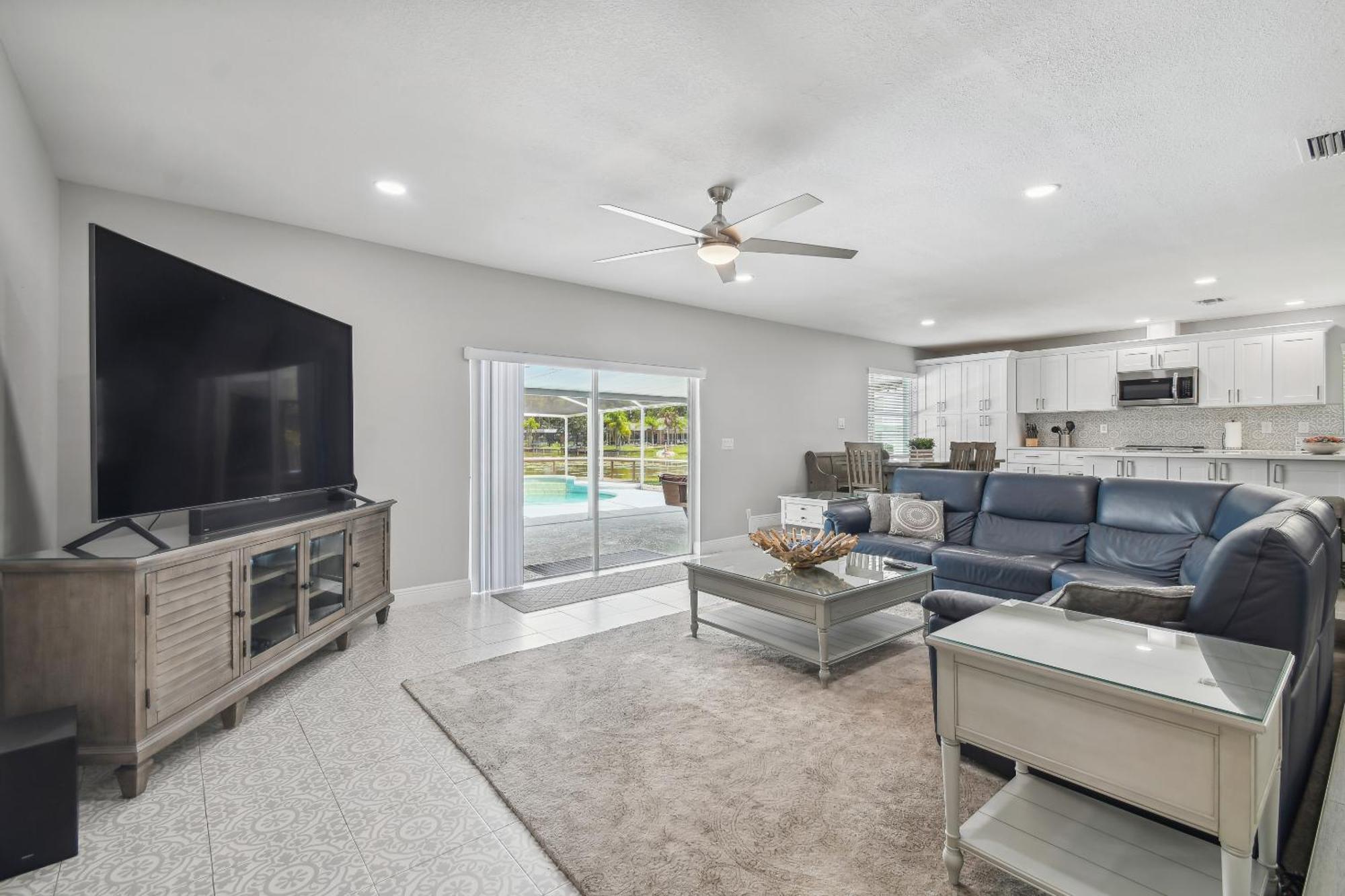 House Westchase Area. Heated Pool Waterfront! Ferienhaus Tampa