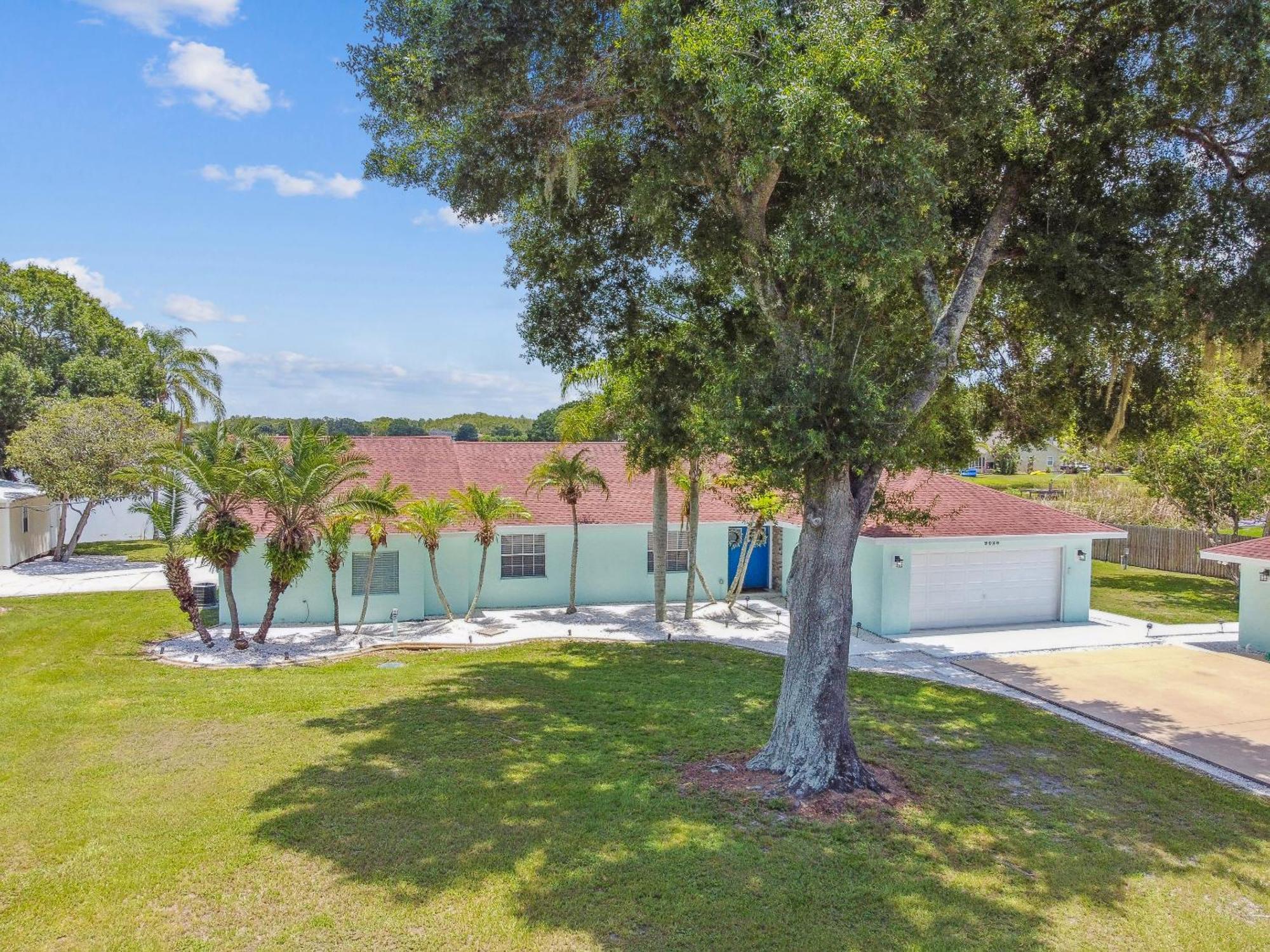House Westchase Area. Heated Pool Waterfront! Ferienhaus Tampa