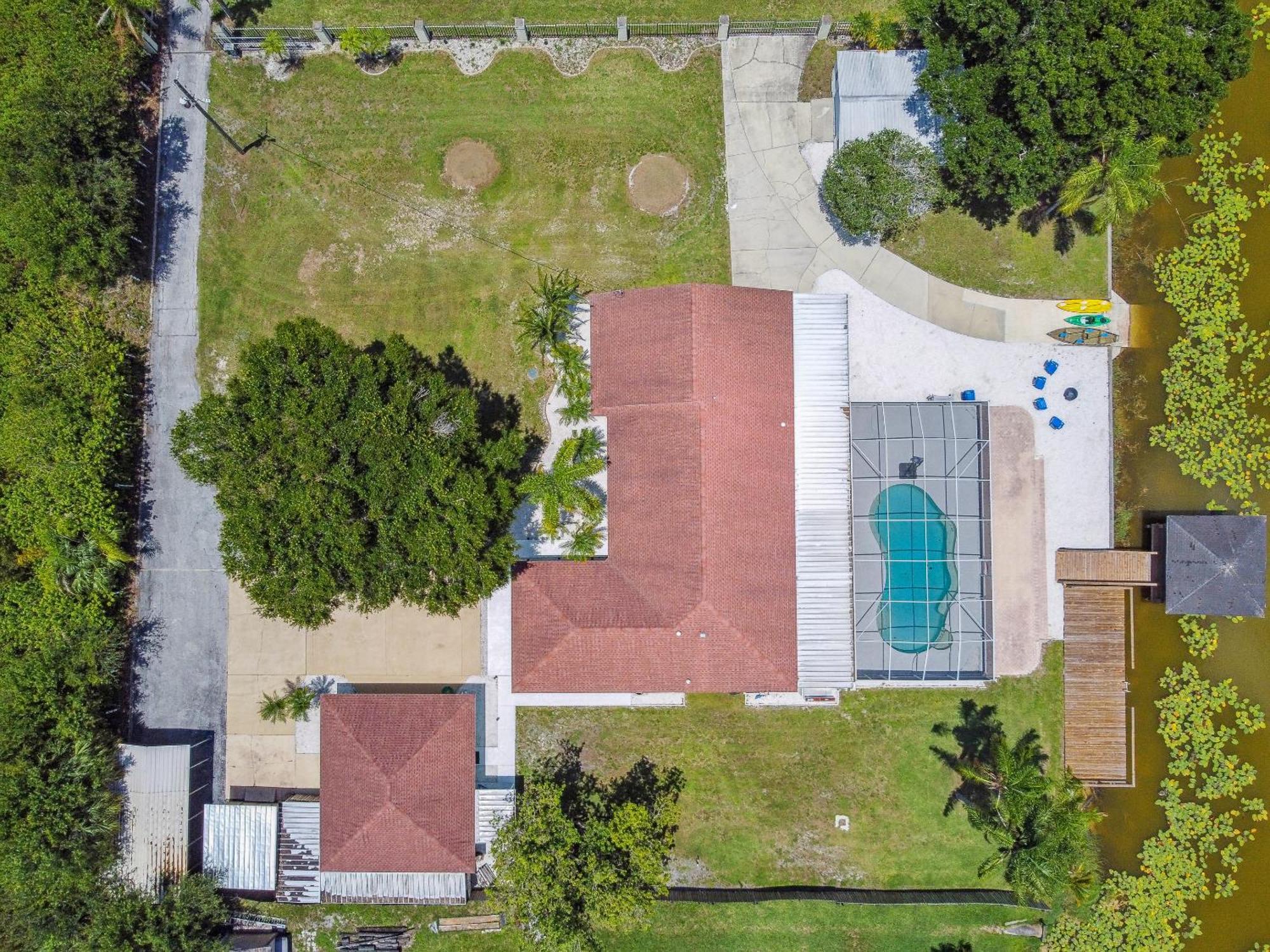 House Westchase Area. Heated Pool Waterfront! Ferienhaus *