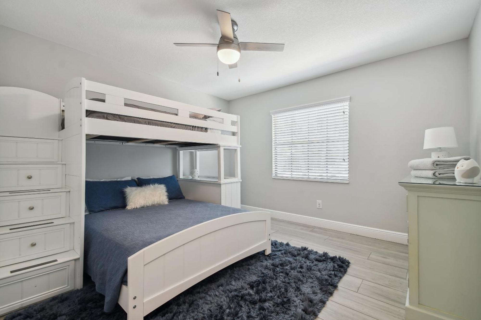 House Westchase Area. Heated Pool Waterfront! Ferienhaus Tampa