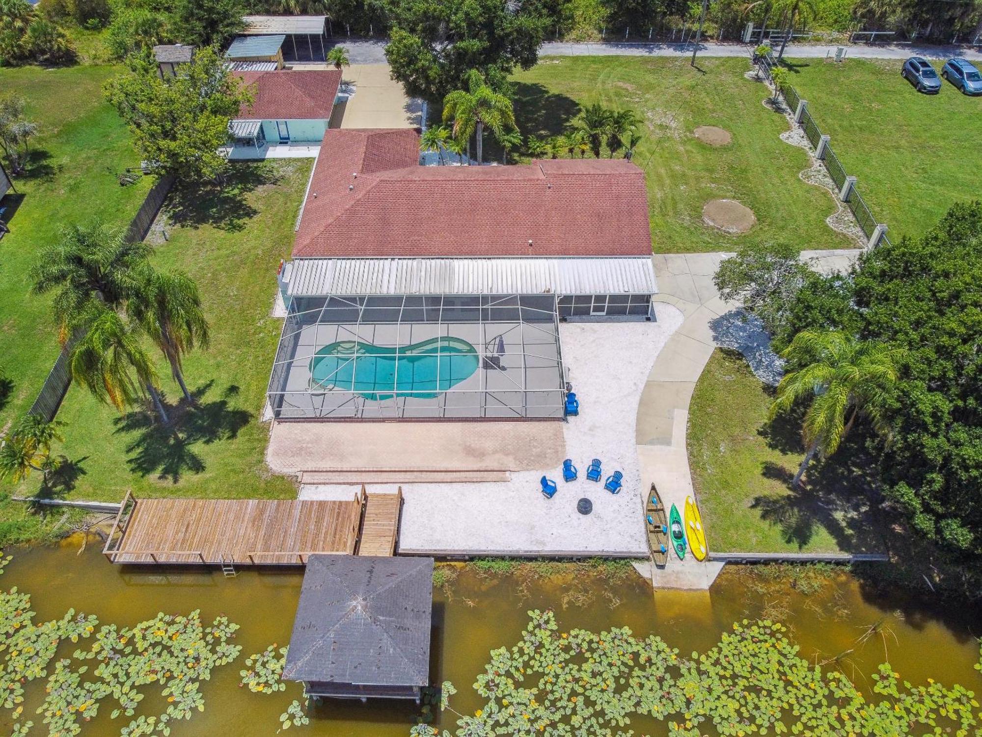 House Westchase Area. Heated Pool Waterfront!