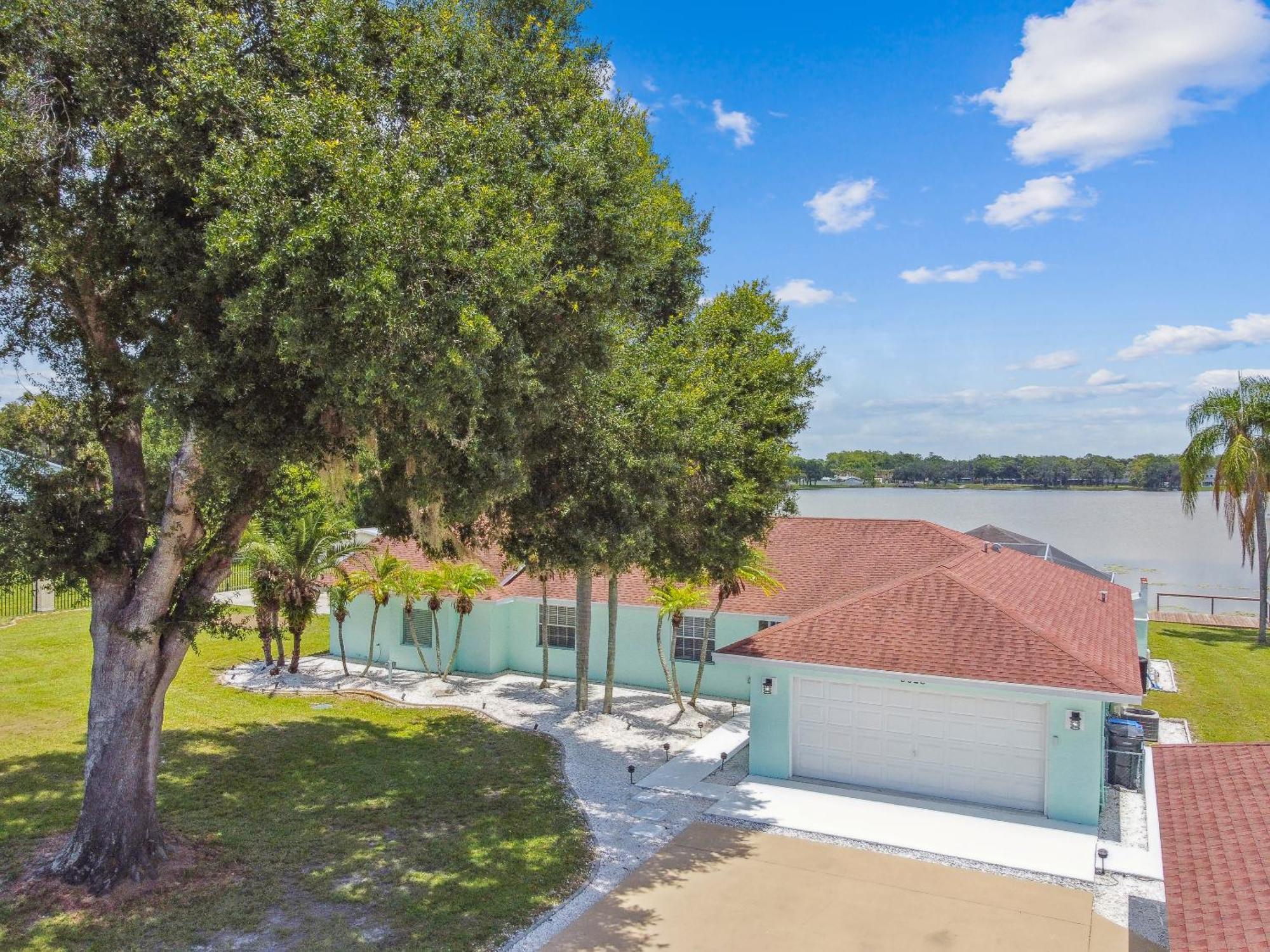 House Westchase Area. Heated Pool Waterfront! Сasa de vacaciones