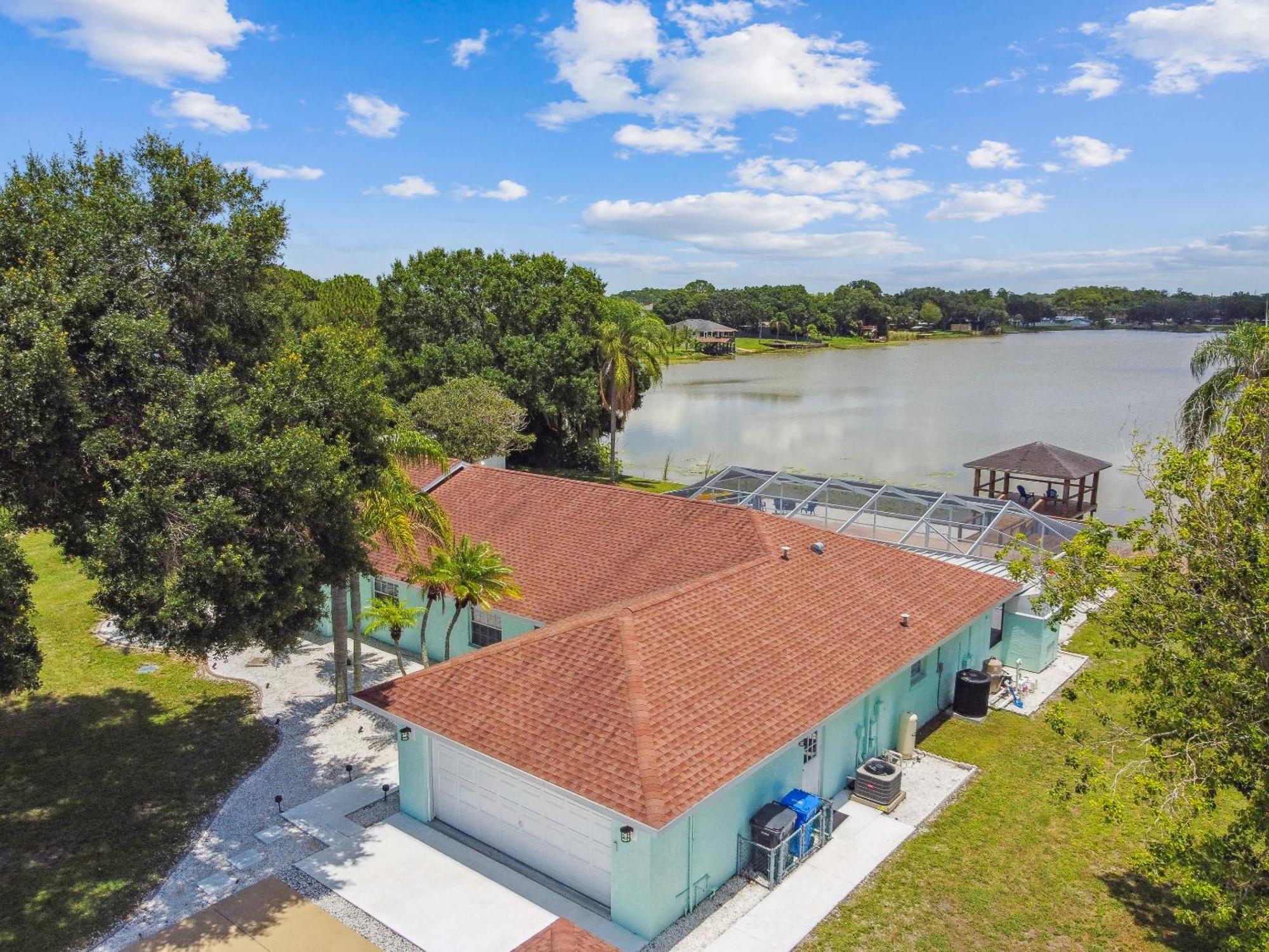 House Westchase Area. Heated Pool Waterfront! Сasa de vacaciones
